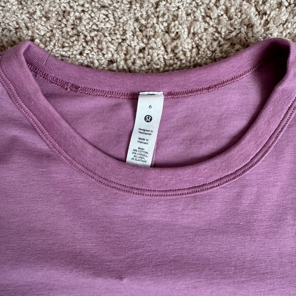 Lululemon shirt sleeve top - Picture 4 of 4